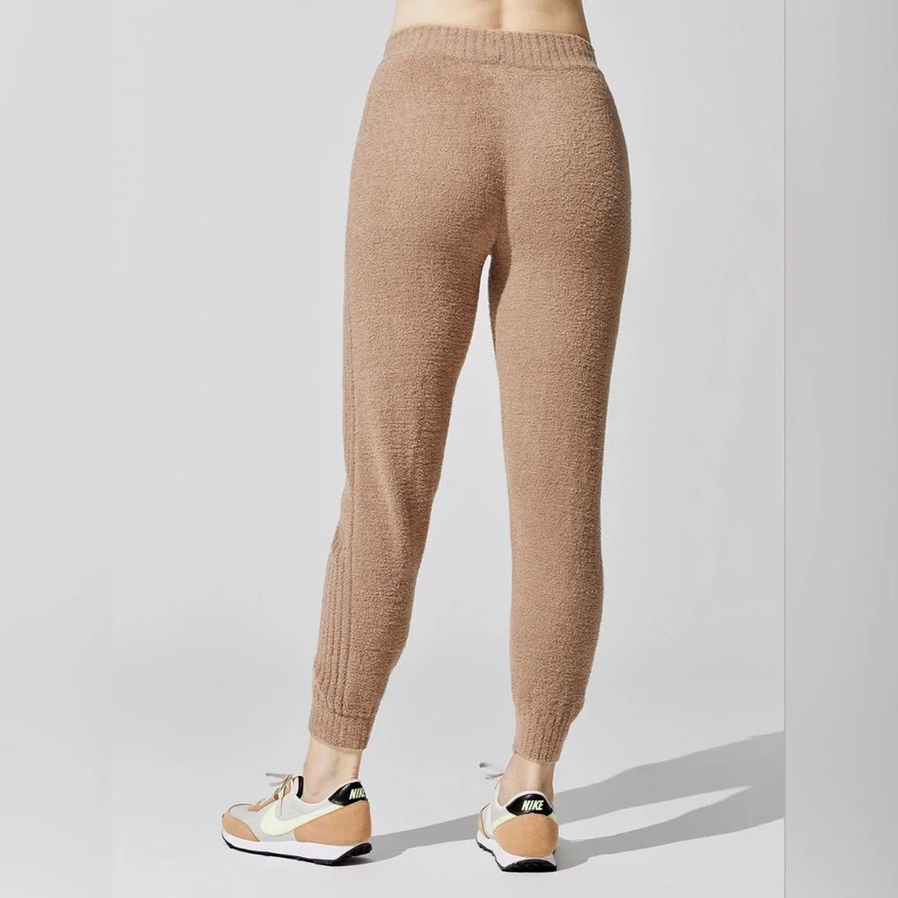 SPIRITUAL GANGSTER Serenity Jogger in Camel Size medium